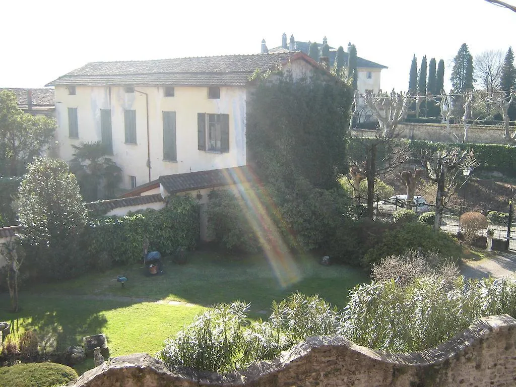 Il Grifo Bed and Breakfast Lenno Bed & Breakfast
